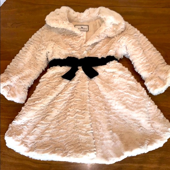 american widgeon Other - 5 Girl coat faux fur button front with collar